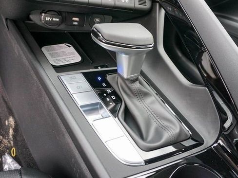 New 2026 Hyundai Elantra Limited FWD image 18