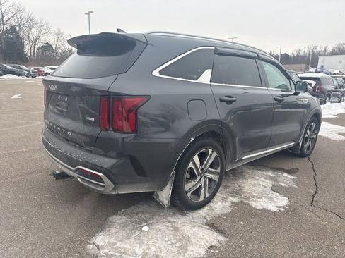Used 2022 Kia Sorento SX Prestige w/ Panoramic Sunroof Package image 4
