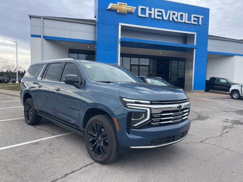 New 2025 Chevrolet Suburban Premier image 1