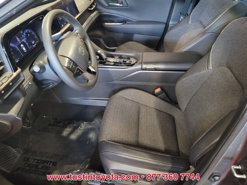 Certified 2024 Toyota Crown XLE image 9