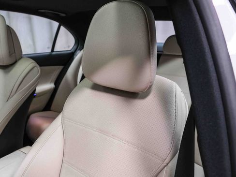 Used 2023 Mercedes-Benz C 300 Sedan image 24