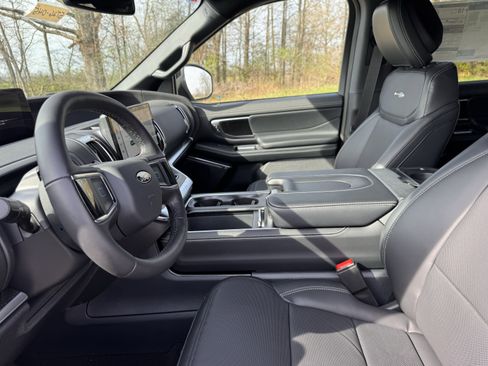 New 2026 Ford Expedition Platinum image 10