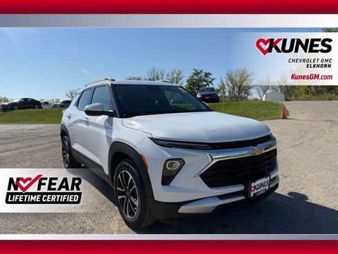 Used 2024 Chevrolet TrailBlazer LT w/ Driver Confidence Package image 1