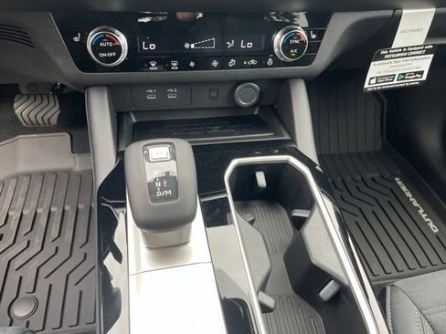New 2026 Mitsubishi Outlander LE FWD image 20