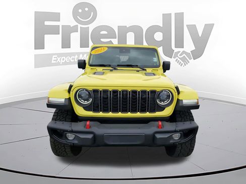 Used 2024 Jeep Gladiator Rubicon image 6