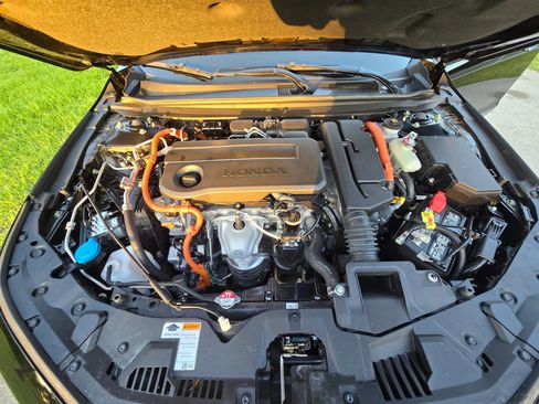 Used 2025 Honda Accord Sport image 31