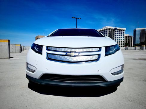 Used 2013 Chevrolet Volt Premium w/ Premium Trim Package image 10