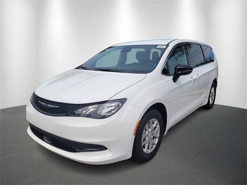 New 2026 Chrysler Voyager LX image 2