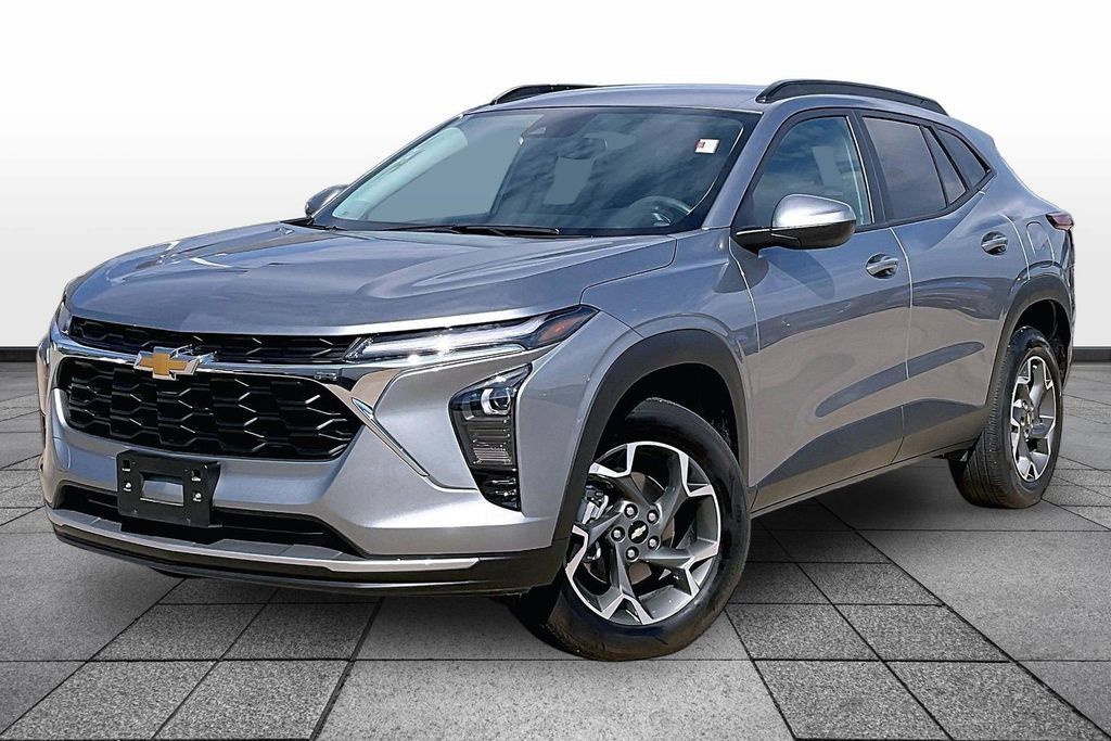 Used 2024 Chevrolet Trax LT FWD image 1