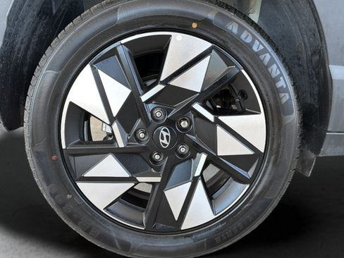 Used 2024 Hyundai Kona SEL AWD/4WD image 24