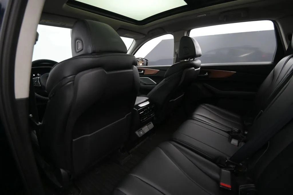 Used 2022 Acura MDX SH-AWD image 45