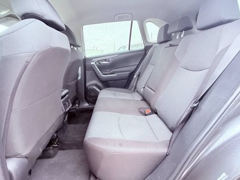 Used 2025 Toyota RAV4 XLE FWD image 27