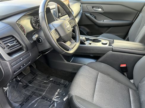Used 2025 Nissan Rogue SV AWD/4WD image 12