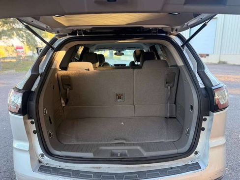 Used 2017 Chevrolet Traverse LS image 9