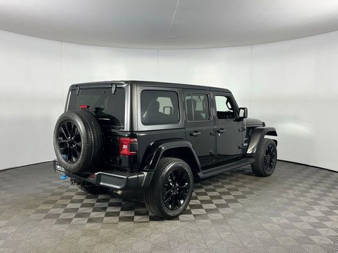 Used 2023 Jeep Wrangler Unlimited Sahara w/ Cold Weather Group image 8