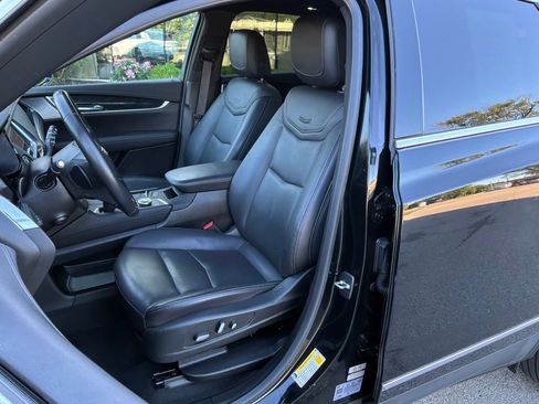 Used 2023 Cadillac XT5 Premium Luxury w/ Technology Package AWD/4WD image 11