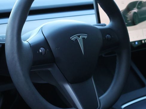 Used 2023 Tesla Model Y Performance image 19