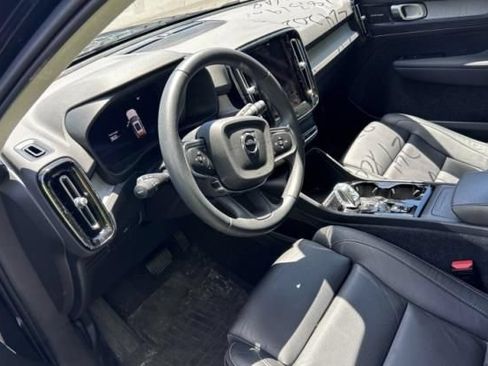 Used 2024 Volvo XC40 B5 Plus w/ Protection Package Premier AWD/4WD image 6