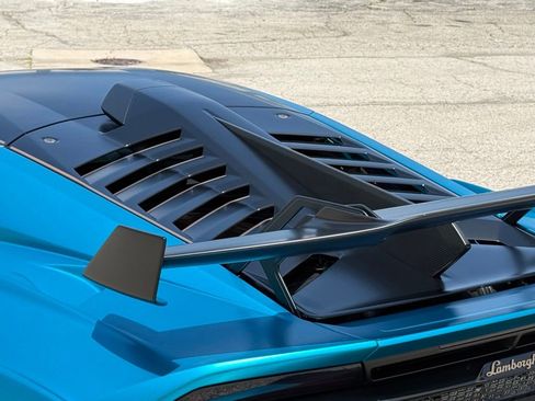 Used 2022 Lamborghini Huracan STO RWD image 40