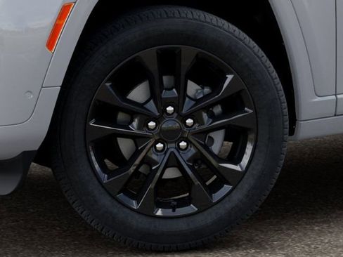 New 2026 Jeep Grand Cherokee L Limited AWD/4WD image 8