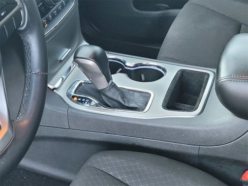 Used 2021 Jeep Grand Cherokee Laredo image 19