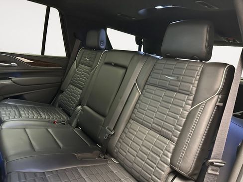 Used 2022 Cadillac Escalade Sport Platinum w/ Heavy-Duty Trailer Package AWD/4WD image 13