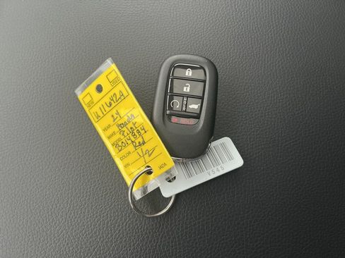 Used 2024 Honda Pilot Elite image 23