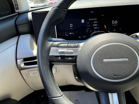 Certified 2025 Hyundai Tucson SEL AWD/4WD image 11