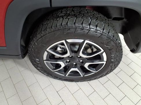 Used 2024 Jeep Compass Trailhawk w/ Trailhawk Elite Group AWD/4WD image 8