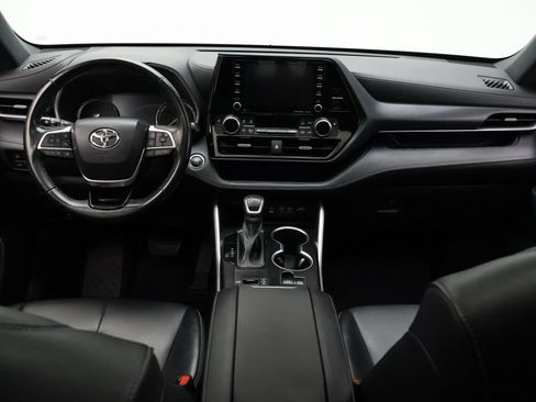 Used 2022 Toyota Highlander XSE FWD image 24