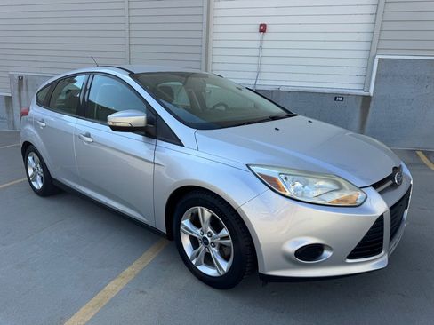 Used 2014 Ford Focus SE image 1