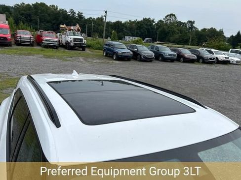 Used 2023 Chevrolet Blazer LT w/ Sound & Technology Package AWD/4WD image 2
