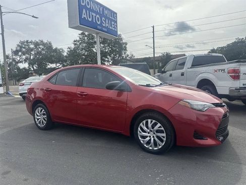Used 2019 Toyota Corolla LE image 1