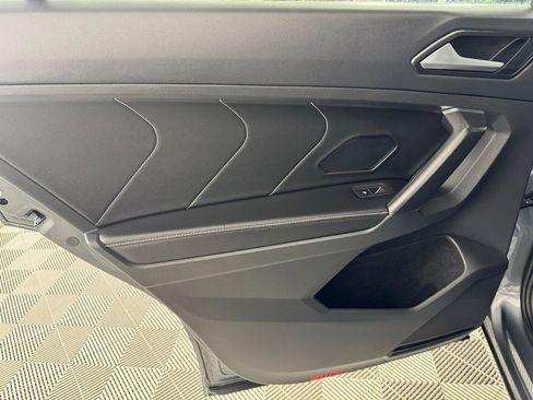 Used 2022 Volkswagen Tiguan SEL R-Line image 26