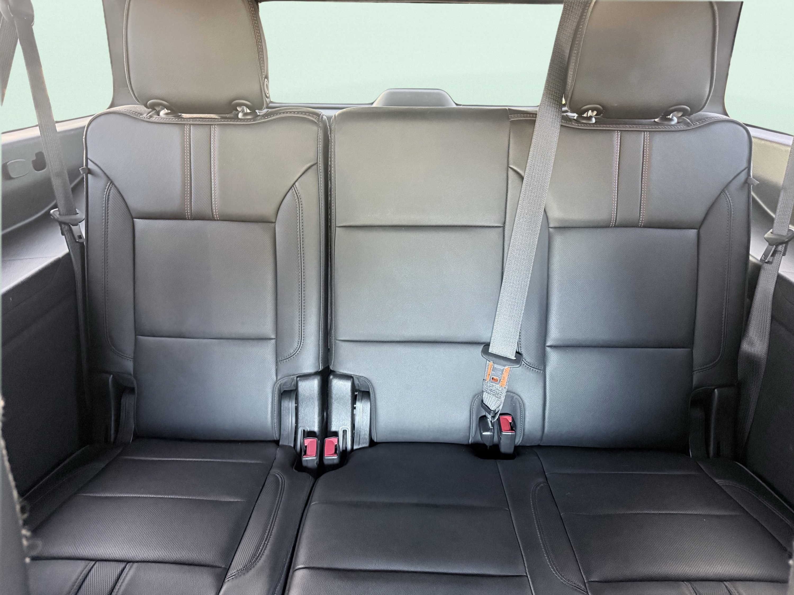 Used 2021 Chevrolet Suburban RST w/ Luxury Package AWD/4WD image 38