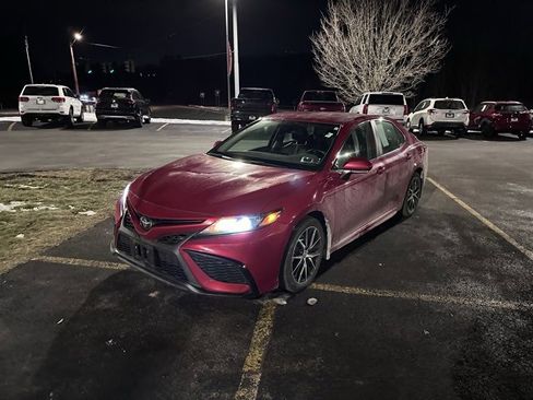 Used 2024 Toyota Camry SE image 7