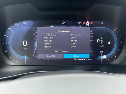 Used 2025 Volvo XC40 B5 Ultra w/ Climate Package image 24