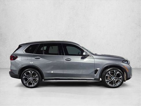 Used 2025 BMW X5 sDrive40i w/ Premium Package RWD image 4