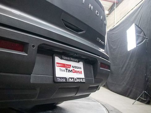 Used 2023 Nissan Pathfinder SV AWD/4WD image 14