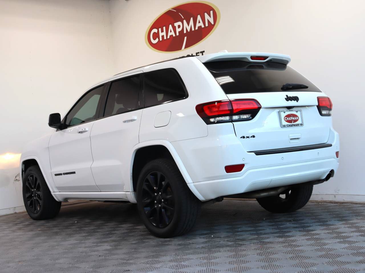 Used 2018 Jeep Grand Cherokee Altitude AWD/4WD image 4