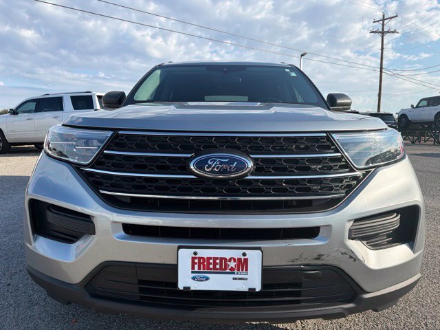 Used 2024 Ford Explorer XLT RWD image 2