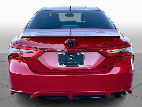 Used 2019 Toyota Camry SE image 4