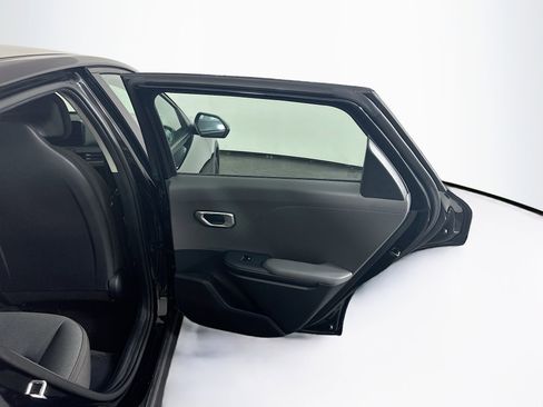 Used 2025 Kia K4 FWD image 29