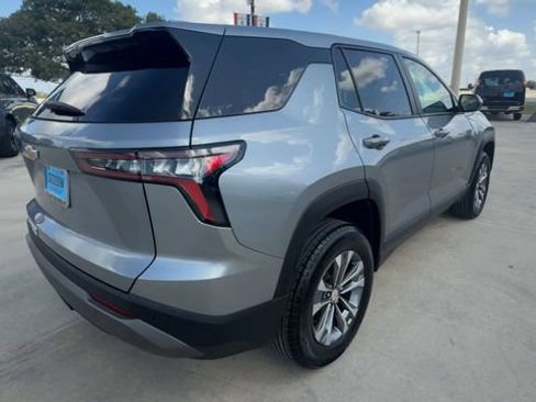 Used 2026 Chevrolet Equinox LT AWD/4WD image 8