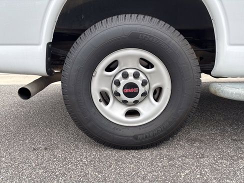 Used 2023 GMC Savana 2500 Work Van w/ Driver Convenience Package image 11