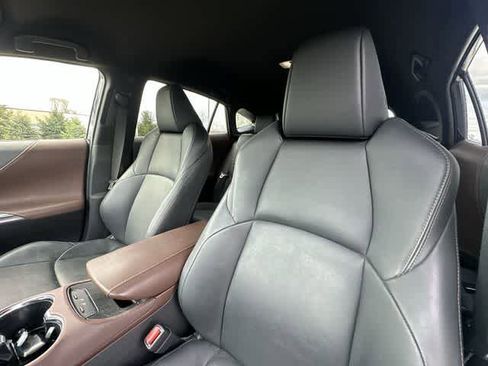 Used 2022 Toyota Venza XLE image 15