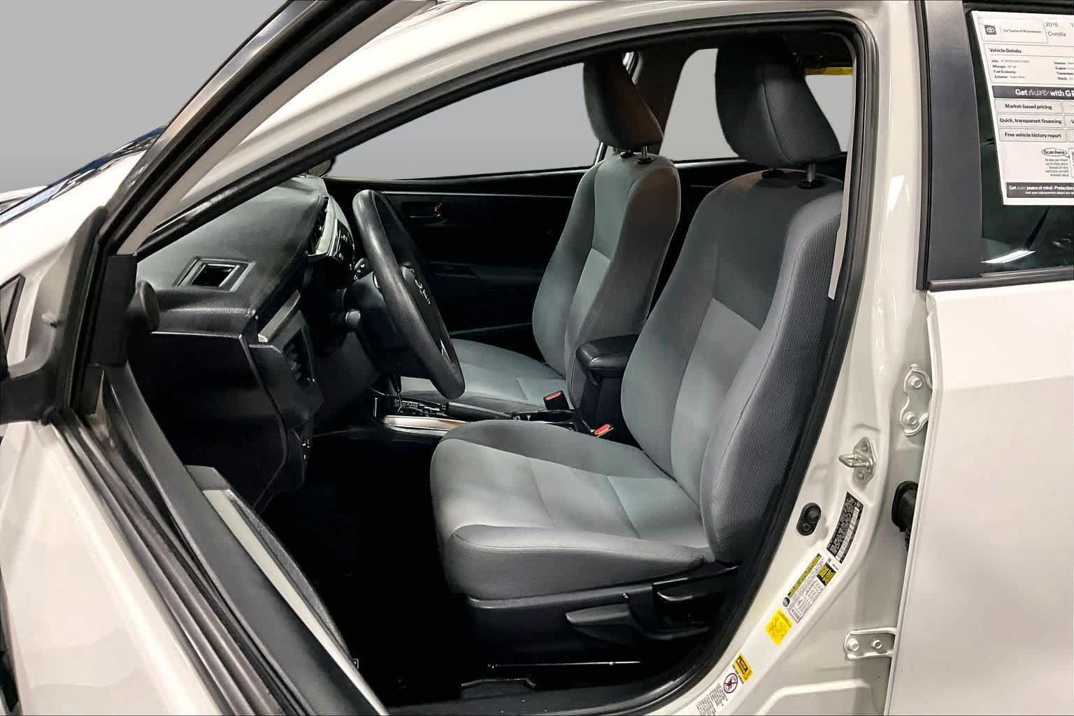 Used 2016 Toyota Corolla L FWD image 9