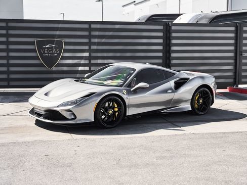 Used 2020 Ferrari F8 Tributo image 5