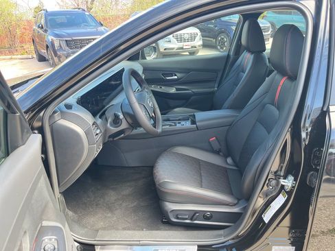 New 2026 Nissan Sentra SR w/ SR Premium Package FWD image 13