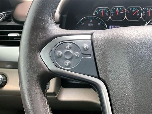 Used 2016 Chevrolet Suburban LS w/ Enhanced Driver Alert Package RWD image 19